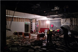 女兒墻拆除時，物業把鋼結構拆除了賣廢品了。妥當嗎