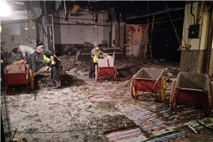 成都武侯區拆除凱德廣場西餐廳20191018