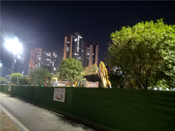 成都路面拆除,成都專業(yè)混凝土路面破碎拆除清運(yùn)公司