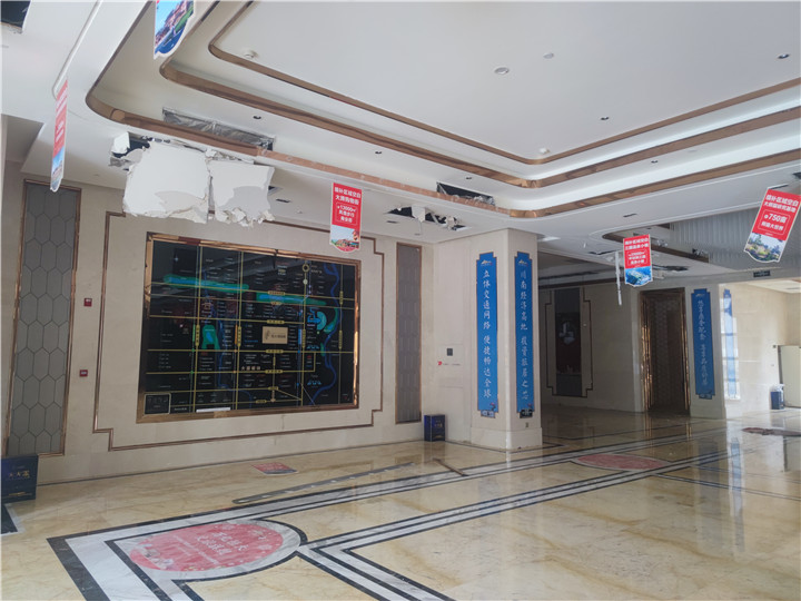 成都售樓部拆除公司,售樓部拆除多少錢一個平方？戰狼拆除恒大珺臨閣售樓部案例