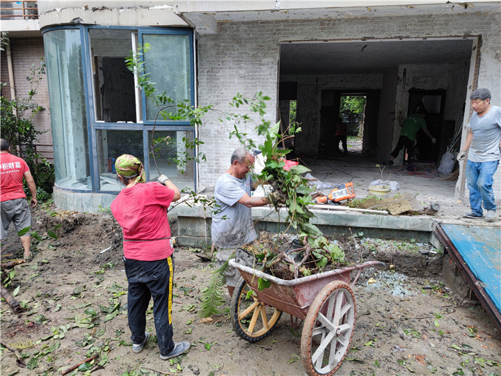 成都家裝室內(nèi)裝修裝飾拆除清運(yùn)公司雙流上水優(yōu)岸拆除清運(yùn)案例