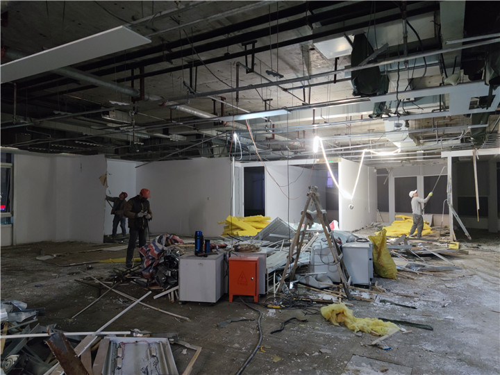 成都辦公室拆除多少錢一平專業(yè)辦公室拆除公司-戰(zhàn)狼拆除城南天府拆除案例